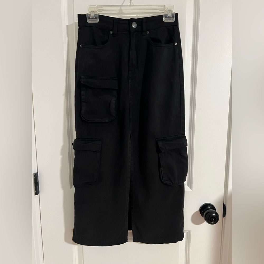 Aeropostale Black Cargo Maxi Skirt (Juniors)